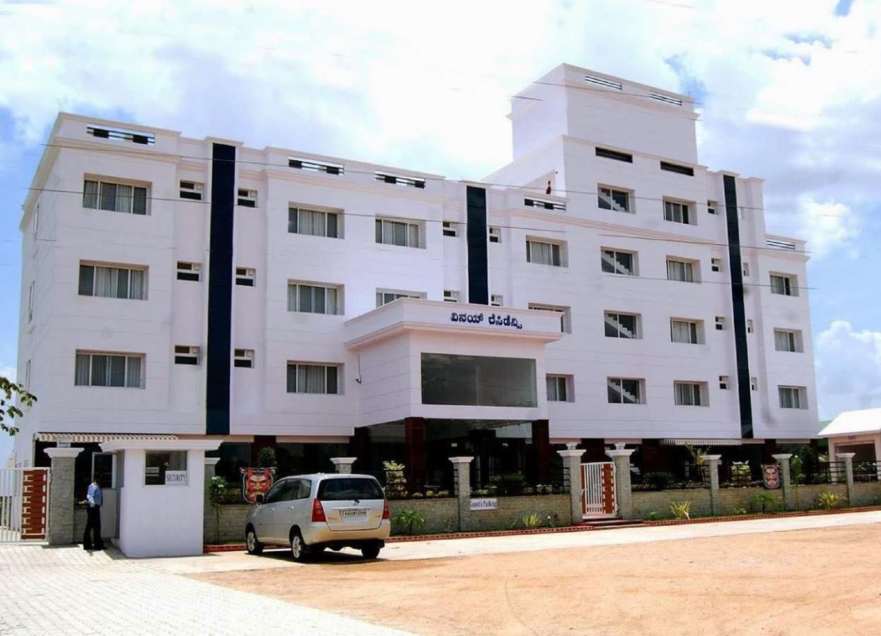 Vinay Residency Hotell Sindhnur Eksteriør bilde
